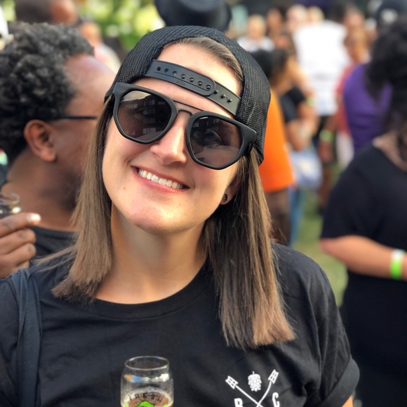 Meet your Posher, Lindsay - Picture 1 of 2